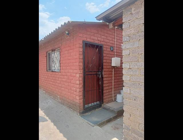 2 BEDROOM HOUSE FOR SALE IN COSMO CITY